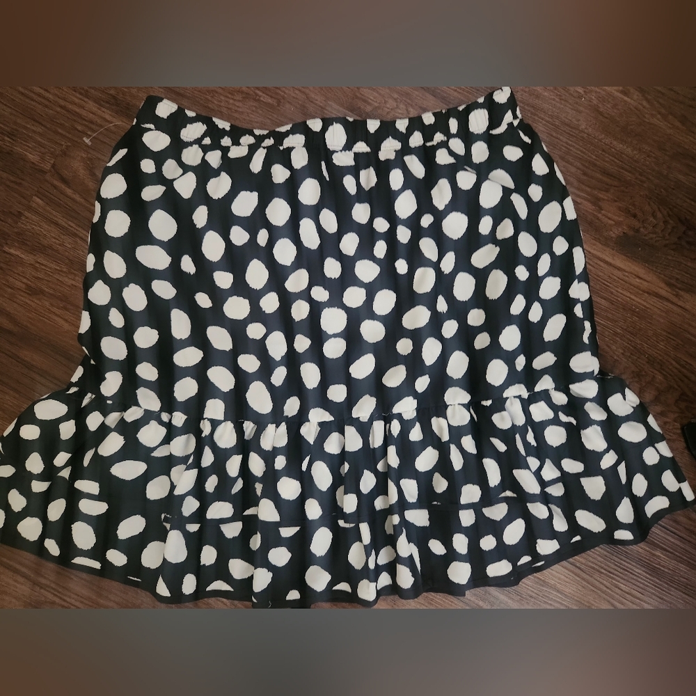 Nwt Ann Taylor Black and White Polk-a-dot Skirt